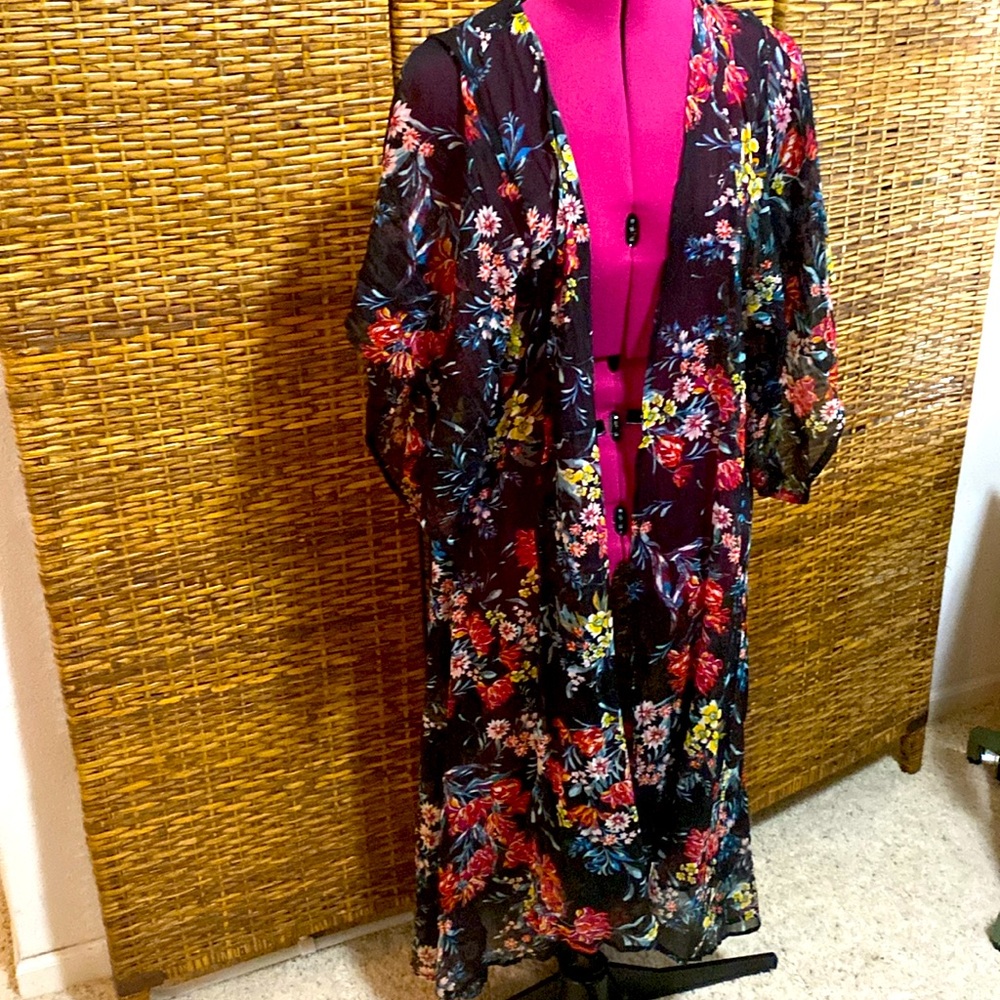 EUC Band of Gypsies Black Sheer Red Floral Kimono Duster Swim Cover Up M / L
